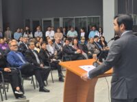 El diseño de esta edificación incluye un eje central público que remata en una plaza destinada principalmente a memoria, integrando arquitectura y derechos humanos y posee una superficie total de 9.190,6 m².