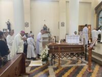 Durante la tarde, sus restos mortales fueron trasladados a la Diócesis de Los Ángeles, donde se celebró la misa de exequias y posteriormente fue sepultado.