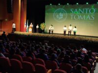 La institución reconoció el desempeño académico y los valores de sus estudiantes, destacando homenajes y premios especiales.