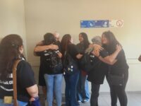 Tras conocerse la condena a presidio perpetuo simple contra los cuatro ciudadanos venezolanos implicados en el robo con doble homicidio ocurrido en 2024, cercanos a Francisco Mora y Raúl Cid valoraron el fallo del Tribunal de Juicio Oral en lo Penal de Rancagua, asegurando que la sentencia les permite comenzar un proceso de cierre, luego de dos años de espera por justicia.