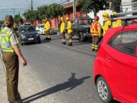 Personal de Carabineros se desplegó en distintos puntos para dialogar directamente con conductores, entregando folletería y recomendaciones.