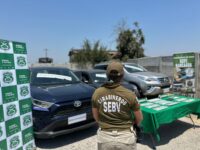 Vehículos que permanecían en una vivienda tenían patentes artesanales y llaves no originales.