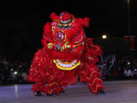 Bajo la dirección de Huang Xiaoyong, la agrupación presentará “El Encanto de la Marioneta Oriental”, espectáculo que fusiona música folclórica, ópera y leyendas tradicionales chinas. 