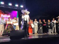 Con una Plaza de Armas colmada, la viñamarina Carmen Gloria Ramírez se alzó con el triunfo en una jornada que consolidó a Chimbarongo como el epicentro de la tradición mexicana.