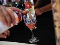 La tradicional celebración del Valle de Colchagua, considerada “La Mejor Vendimia de Chile”, reunirá música, cultura y tradición entre el 6 y el 8 de marzo en Santa Cruz.
