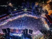 Música en vivo, gastronomía criolla, folclore y vinos del Valle de Cachapoal acogen a vecinos y visitantes en una nueva jornada.