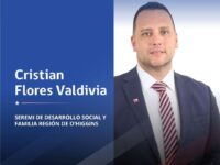 Es de profesión administrador público, con más de una década de experiencia en la gestión pública.