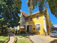 El incidente, motivado presuntamente por un conflicto sentimental, escaló a tal nivel de violencia que la seguridad interna fue sobrepasada, obligando a la intervención de Carabineros.