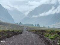 Desde septiembre del 2025, tras una reunión con la Dirección Provincial de Vialidad, se estableció un calendario de mantención mensual con motoniveladora.