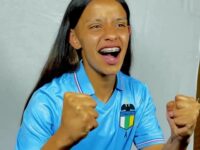 A eso de las 18:00 horas. 
