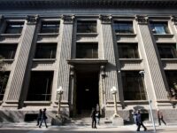 Indicador anotó su primera caída interanual desde mediados de 2024, afectado por un día hábil menos y menor actividad industrial.