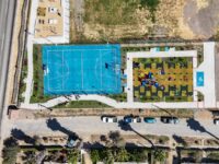 El proyecto contempló áreas recreativas, juegos infantiles, espacios deportivos y equipamiento urbano para fortalecer la vida comunitaria del sector.
