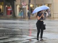 Pronóstico indica que litoral y costa reciben hoy hasta 40 mm; mañana las lluvias se trasladan al interior de la región.