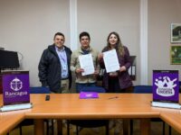 La alianza permitirá otorgar becas deportivas y convertir al Colegio Marcela Paz en un nuevo polo de desarrollo para la disciplina.