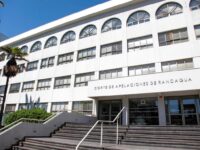 El tribunal estableció responsabilidad compartida de la empresa mandante y la contratista por graves fallas en seguridad, ordenando indemnización por lucro cesante y daño moral a la familia de la víctima.