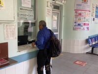 Desde el recinto informaron que la alta demanda por consultas que no corresponden a urgencias afecta directamente la rapidez de atención de casos graves o con riesgo vital.