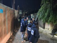 De acuerdo con los antecedentes entregados por la policía, la víctima se encontraba en el lugar junto a otras personas cuando, por causas que están siendo investigadas, fue herida con un arma de fuego.