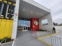 El director Pedro Caro destacó que, a cuatro meses de su apertura, el recinto avanza conforme a las metas proyectadas, valorando el impacto en la calidad de vida de las familias y la reducción en los tiempos de traslado dentro de la región.
