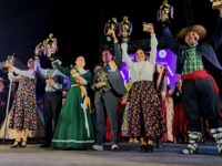 Delegaciones de todo Chile dieron vida a la primera jornada del Campeonato Nacional de Cueca “Vendimia de Oro 2026”, en una noche marcada por la tradición, el talento y el triunfo de una pareja de Marchigüe.