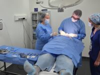 Estrategia del Servicio de Salud permitirá resolver más de 270 casos odontológicos en seis meses.