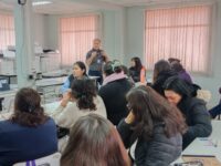 Las participantes pudieron resolver dudas y conocer diferentes herramientas útiles para el cuidado de su salud, fortaleciendo así el acceso oportuno a la información y a la red pública de salud.