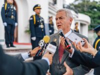 Respecto a la percepción sobre el rumbo del país, un 42% considera que Chile va por un buen camino.