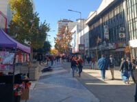 Comercio detallista llama a no dejar los regalos de la mamá para última hora.