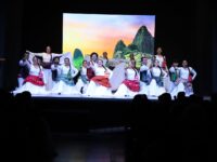 Más de 60 bailarines en escena darán vida a un recorrido por el folclore chileno y latinoamericano. 
