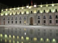 La salida de las ministras Trinidad Steinert y Mara Sedini expone el primer gran control de daños de la actual administración.