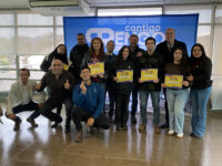 Se entrega un aporte que los jóvenes pueden destinar según sus necesidades relacionadas con sus estudios, como transporte, materiales u otros gastos vinculados a su formación.