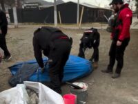 La agresión provocó un corte en la cabeza del funcionario.