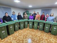 La iniciativa forma parte de un plan que busca ampliar progresivamente la cobertura de estos contenedores en los hogares.