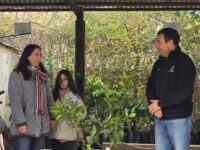 28 familias reciben frutales para autoconsumo y producción local.