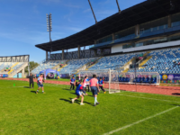 La iniciativa reunió a estudiantes de distintas comunas de la región en el Estadio Codelco El Teniente de Rancagua, promoviendo valores como el respeto, el compañerismo y el trabajo en equipo a través del deporte.