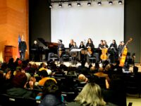 La clarinetista e inspectora de la Orquesta de Cámara UOH, Kathya Galleguillos, hizo un llamado a la comunidad a ser parte de estas jornadas.