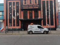 Según explicó Rodríguez, desconocidos ingresaron al recinto, provocaron daños en distintas instalaciones y sustrajeron elementos que estaban siendo utilizados por músicos.