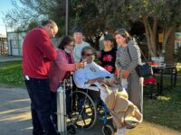La instancia reunió a su familia y seres queridos, transformando una jornada habitual de hospitalización en un momento de alegría y cercanía.