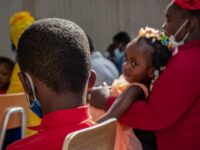 El presidente de la Organización de Inmigrantes en Chile (OIC), Guedson Saint-Jean, afirmó que los menores mencionados en la investigación están escolarizados y mantienen una situación regular junto a sus familias.