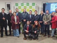 Autoridades nacionales, regionales y parlamentarios se desplegaron en el Centro Comunitario junto a emprendedores y vecinos. El alcalde Marco Contreras destacó la alianza entre el Estado y la comunidad para potenciar la economía local de la Capital del Mimbre.