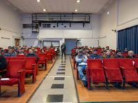 La actividad reunió a 71 asistentes, quienes pudieron resolver dudas sobre la normativa vigente, el uso de microchip y el registro de equinos, asnales y mulares.
