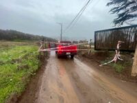 Según lo señalado por el municipio, la ruta se encuentra completamente cerrada y no es posible circular por el lugar.