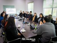 La ceremonia destacó el compromiso, la vocación y el aporte de profesores y profesoras al fortalecimiento de la educación pública comunal.