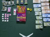 Personal policial detectó un vehículo que circulaba con las luces apagadas, por lo que se realizó un control al conductor.