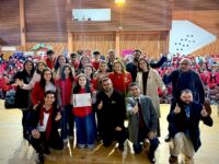 En entrevista con El Tipógrafo, la directora Mónica Alvial Muñoz repasa el proceso de transformación del establecimiento, el valor del trabajo colaborativo y los desafíos que aún se plantea la comunidad educativa para seguir creciendo.