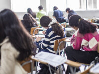 El proceso dejó 37 puntajes máximos —33 de ellos en Matemática 1— y avances relevantes en cuatro evaluaciones, con Historia como la prueba que registró la mayor mejora regional.