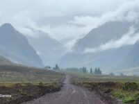 La drástica medida preventiva, oficializada tras un informe técnico de Senapred, prohíbe el tránsito particular desde el sector La Rufina hacia la cordillera de San Fernando debido a la existencia de más de 200 puntos críticos de remoción en masa.
