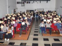 Según lo informado, cada uno de los beneficiarios recibirá un aporte de 600 mil pesos, monto que será entregado en dos cuotas de 300 mil pesos.