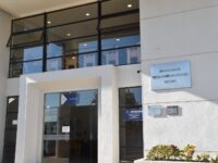 
El tribunal acreditó uso de vehículo como arma, golpes con elemento contundente y ataque con arma blanca.