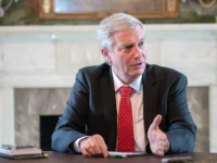 En tanto, la desaprobación de Kast aumentó hasta un 56,6%.