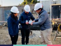 La fiscalización evaluó calidad, seguridad y estados de pago del proyecto que beneficiará a más de 130 familias de la comuna.